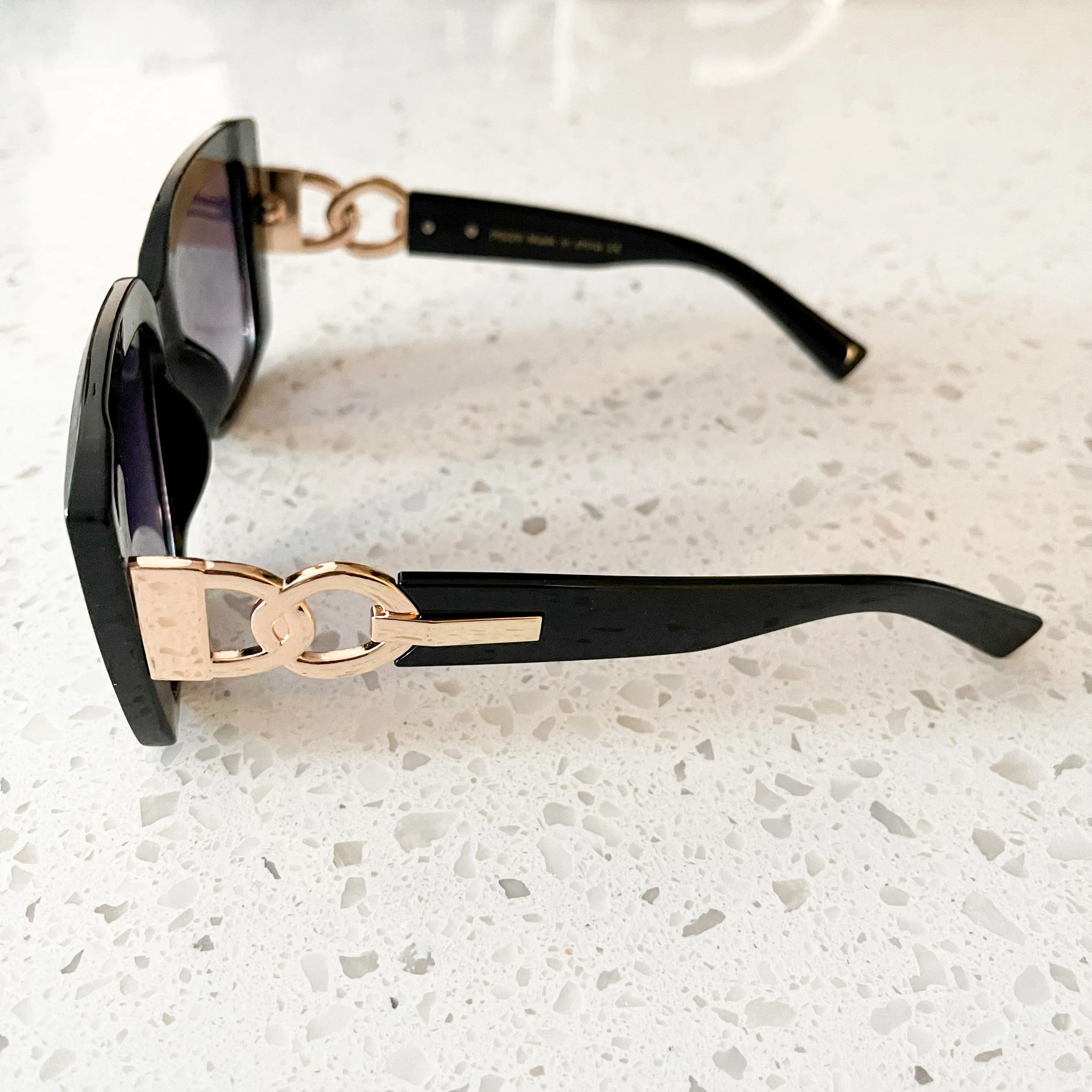 Square Sunglasses .